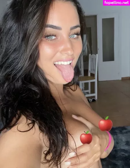 Selene OnlyFans Thumbnail #D62mVY41kZ