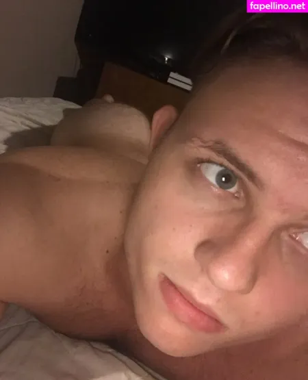 Selfiejesus OnlyFans Thumbnail #TS9ZlRaYzq