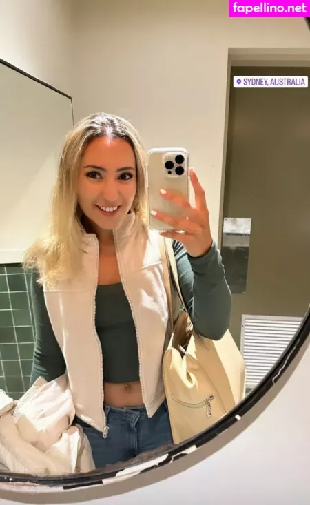 Selina Amini OnlyFans Thumbnail #p1CNgQe9ni