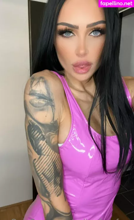 Selina Fox OnlyFans Thumbnail #9oBTFCs6vr