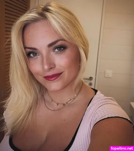 Selinaaarw Main Profile Photo