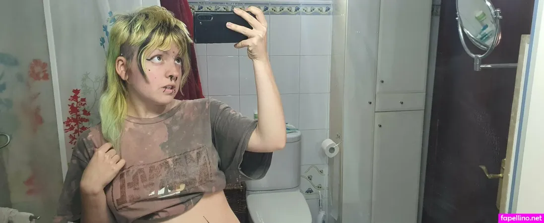 Semitattooedgoth 1 OnlyFans Thumbnail #4F5SDaYhsK