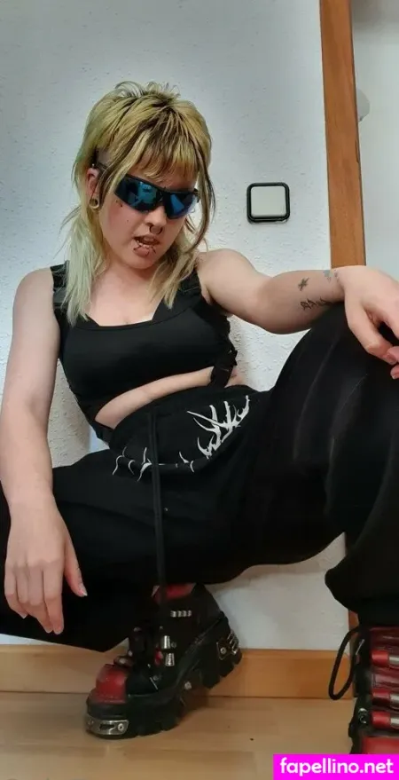 Semitattooedgoth 1 OnlyFans Thumbnail #WQQ0SPkhMV
