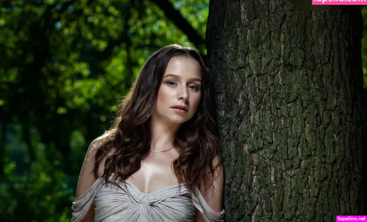 Senta Sofia Delliponti OnlyFans Thumbnail #fjKGhIo8Tl