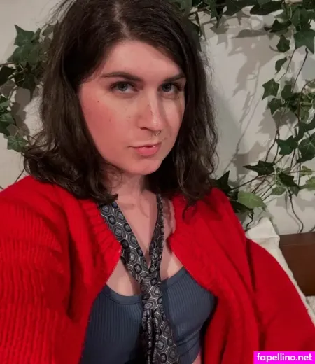 Serafinafell OnlyFans Thumbnail #HhHNLxZVbL