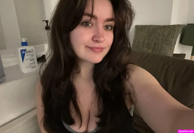 Serareads OnlyFans Thumbnail #i00XpHbbHY