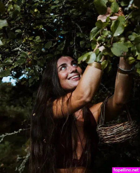 Seren Hawley Plows OnlyFans Thumbnail #dIbZN9p5yb