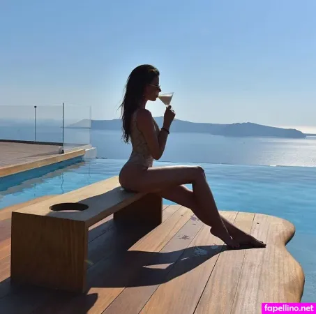 Serena Esse OnlyFans Thumbnail #mTpUDs8hSS