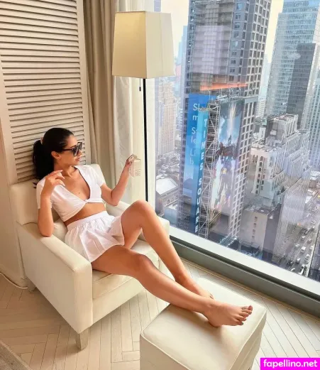 Serena Milan OnlyFans Thumbnail #okHqKzumvM