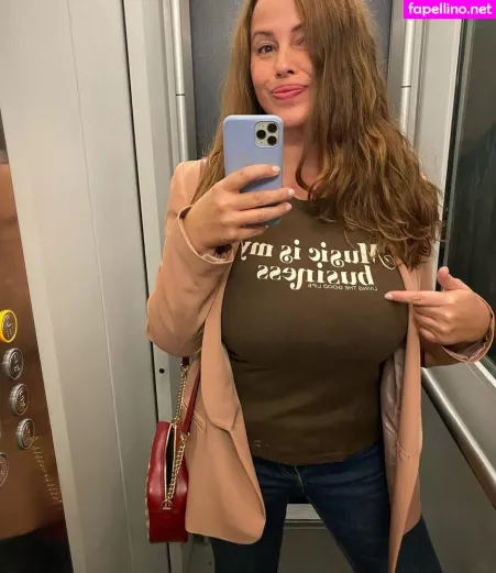 Serena Roberti OnlyFans Thumbnail #E2euXkb8OB