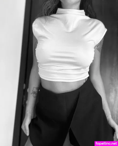 Serenaleone OnlyFans Thumbnail #yBNxCzDbxC