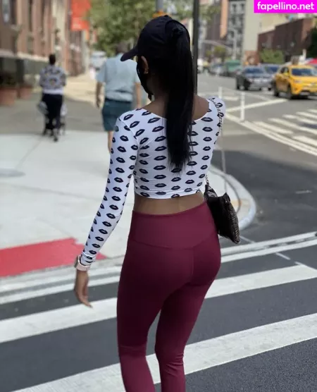 Serenasahirnyc OnlyFans Thumbnail #4m44JfjcK5