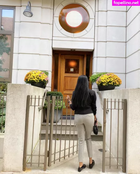 Serenasahirnyc OnlyFans Thumbnail #t0O2Kwgyer