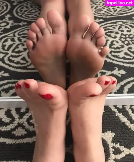 Serenasoles99 OnlyFans Thumbnail #9rU8yjNhKI