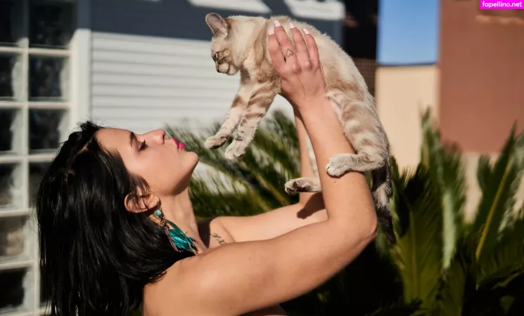 Sereniakeer OnlyFans Thumbnail #0xg71mZqBA