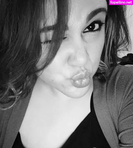 Serenitaboo OnlyFans Thumbnail #aWnuvKOmMz
