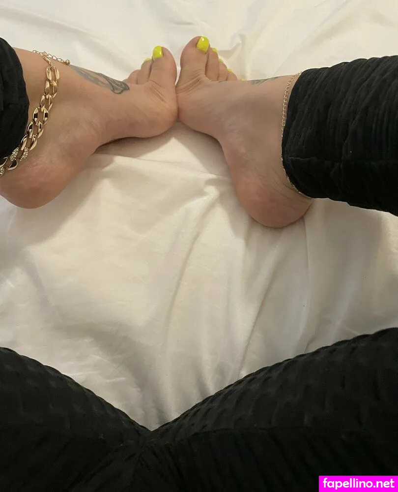 ladyasshh_, servingfet Nude Leaked OnlyFans Photo #gAfIrivJI9