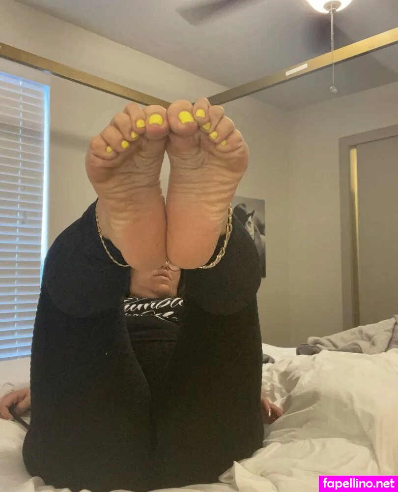 ladyasshh_, servingfet Nude Leaked OnlyFans Photo #srQoDFraGv