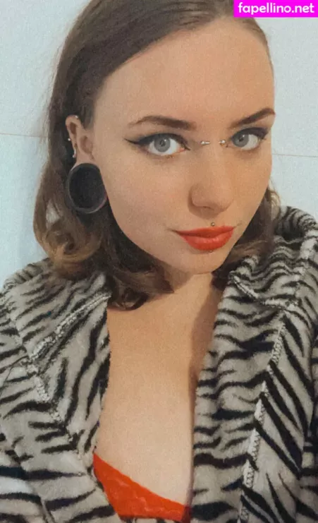 Sewergirl OnlyFans Thumbnail #DzncZbHK41