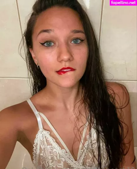Sexandthebeach18 OnlyFans Thumbnail #XECW3JG6lZ