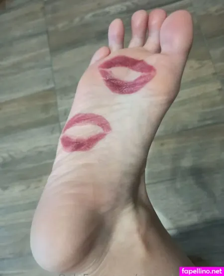 Sexiest Feet 4u OnlyFans Thumbnail #GVAQO8W9Kb
