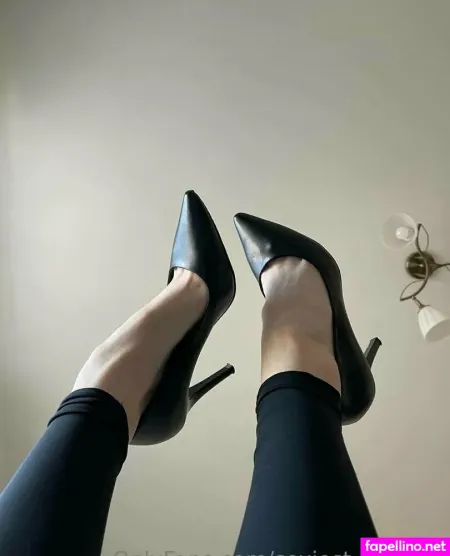 Sexiest Feet 4u OnlyFans Thumbnail #am1dZD6E8V