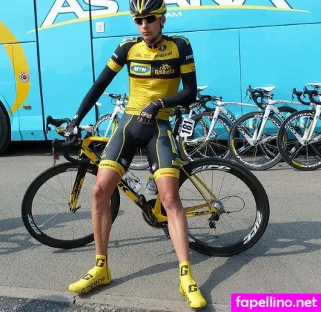 Sexy Cyclist Main Profile Photo