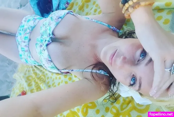 Sexy Julia OnlyFans Thumbnail #Sv73RrHayK