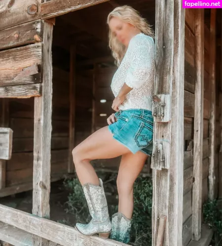 Sexyblondeandherbeastfre OnlyFans Thumbnail #DhcLkgumVW