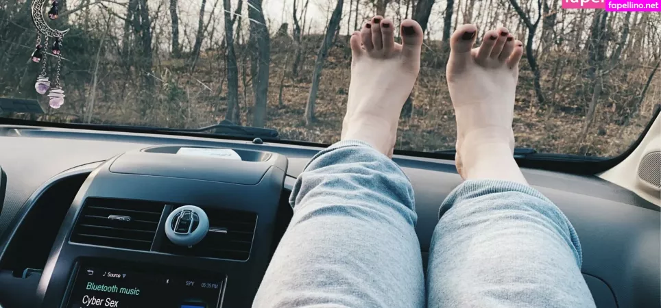 Sexyfeetgallery OnlyFans Thumbnail #LfmakuINg9