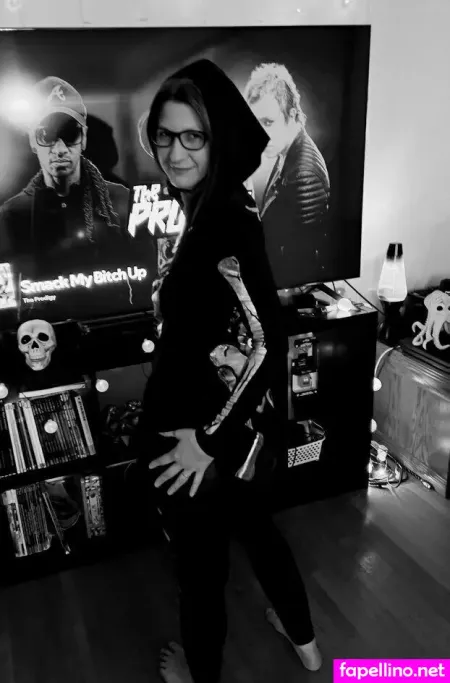 Sexyhousewifex 1 OnlyFans Thumbnail #e4G4qhWcrU