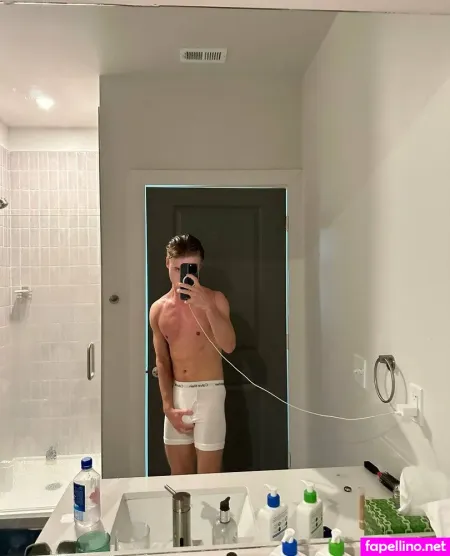 Sexyking9643 OnlyFans Thumbnail #qQPIZM2nww