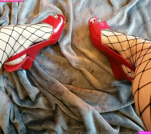 Sexymaturefeet Main Profile Photo