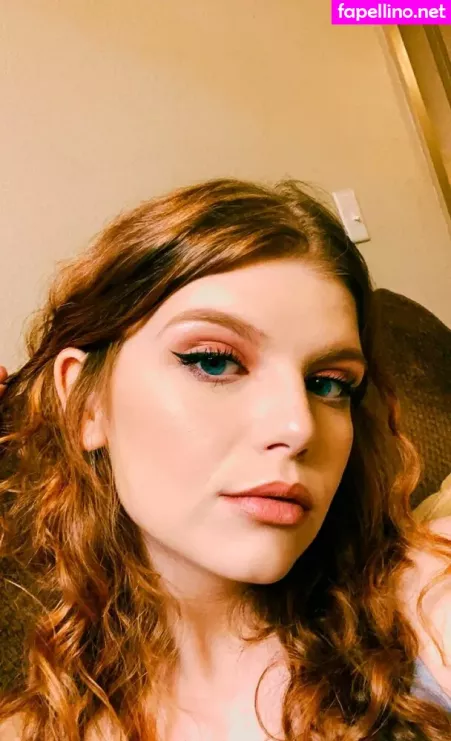 Sexyredinbed OnlyFans Thumbnail #OnZ4ep2jU7