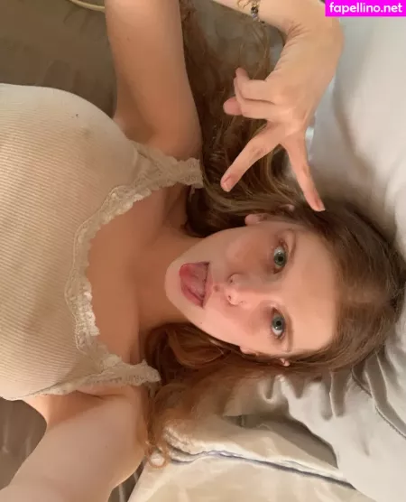 Sexyredinbedfree OnlyFans Thumbnail #oQSSIHdmm3
