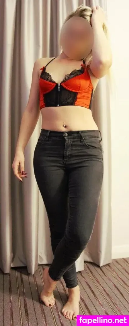 Sexyroxannehart OnlyFans Thumbnail #KDKLmRQAgo