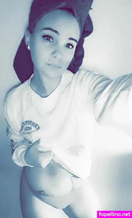 Sexywifey1913 OnlyFans Thumbnail #4kLbUClAXU