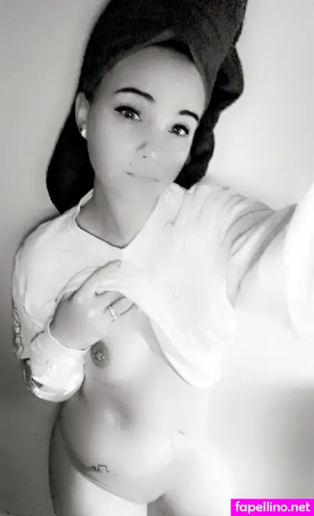 Sexywifey1913 OnlyFans Thumbnail #cO4Pomhlb0