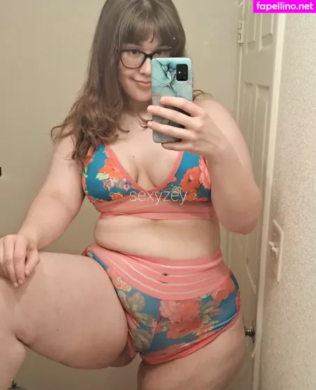 Sexyzeyvip OnlyFans Thumbnail #q87QnS59Iv