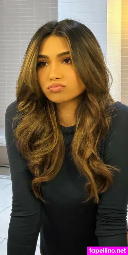 Shabreen Sabeer OnlyFans Thumbnail #caZIBDcOHl