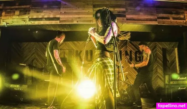 Shakey Sue OnlyFans Thumbnail #JpBcvgUd07