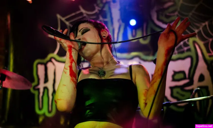 Shakey Sue OnlyFans Thumbnail #mRQO4EKN6L