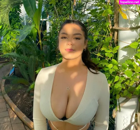 Shania Hawkins OnlyFans Thumbnail #qEjJCopwbW