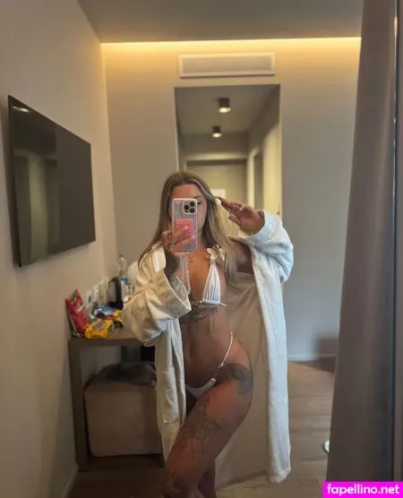 Shaniahoward OnlyFans Thumbnail #iXr7zjcfmo
