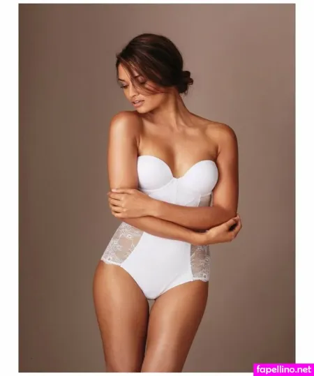 Shanina Shaik Main Profile Photo