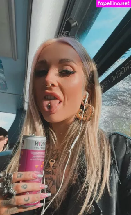 Shannon Love OnlyFans Thumbnail #CgkQhP0rsJ