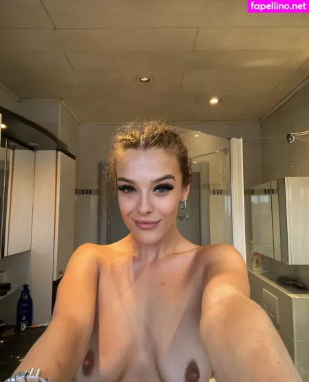 Shannon Moore OnlyFans Thumbnail #P9G636pRWx