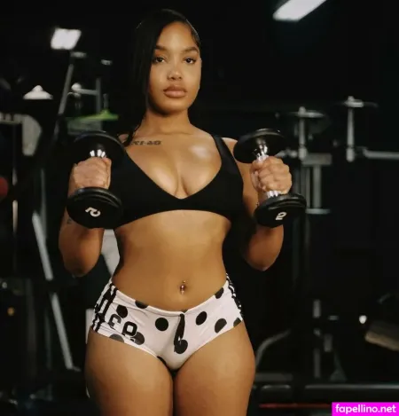 Shara Moss OnlyFans Thumbnail #q5XcYmm2IA