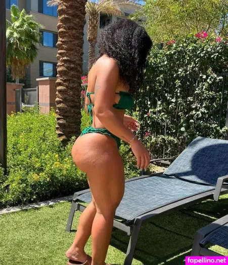 Shara Moss OnlyFans Thumbnail #t1l38mNg10