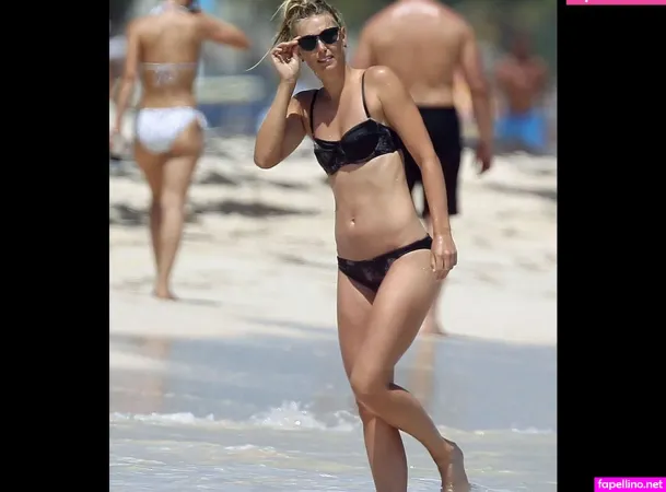 Sharapova OnlyFans Thumbnail #17MCDWRbO8